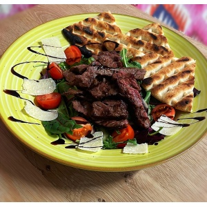 Grilled beef salad 350 g