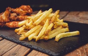 Cartofi proaspeți, prăjiți